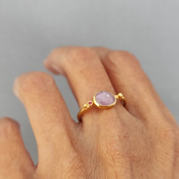 Sapphire ring. 14K Yellow gold ring with Pink Sapphire & small Ruby. Unique ring - Picture 7 of 14